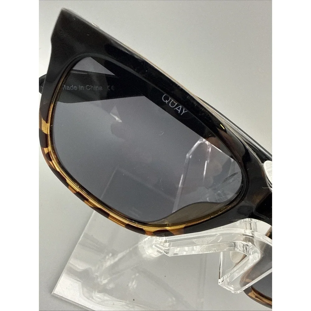 Quay Australia Legacy 126 Authentic Sunglasses POLARIZED Tortoise/Smoke Frames